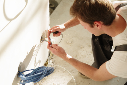 electricien sur prise de terre sur Palaiseau