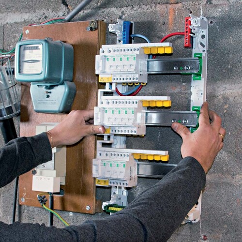 Intervention sur un tableau électrique à Antony : protections et circuits organisés