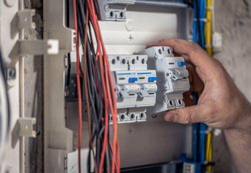 Remplacement de protections dans un tableau électrique